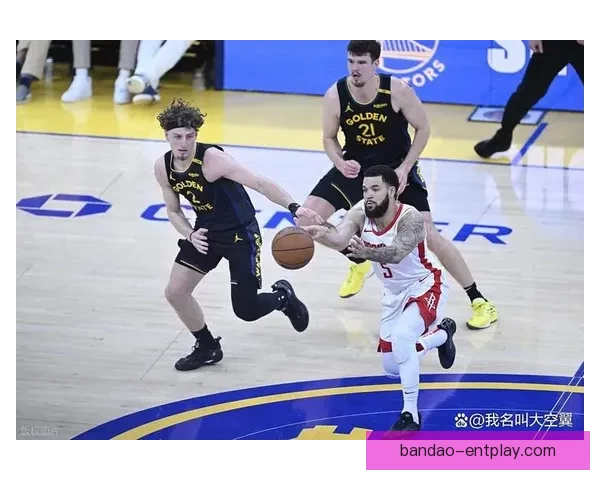 乌度卡透露范弗利特仍未恢复训练复出仍遥遥无期