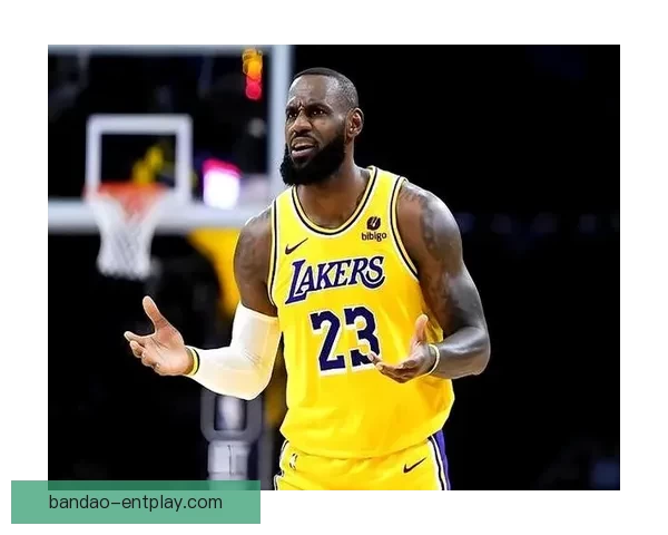 以6战净胜64分 老詹放权回应东詹不兼容言论 打破质疑证明合作无懈可击